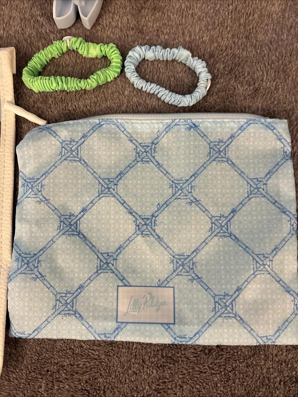 Lilly Pulitzer Paradise Pouch Drink Holder Towel Stakes Scrunchies NWT